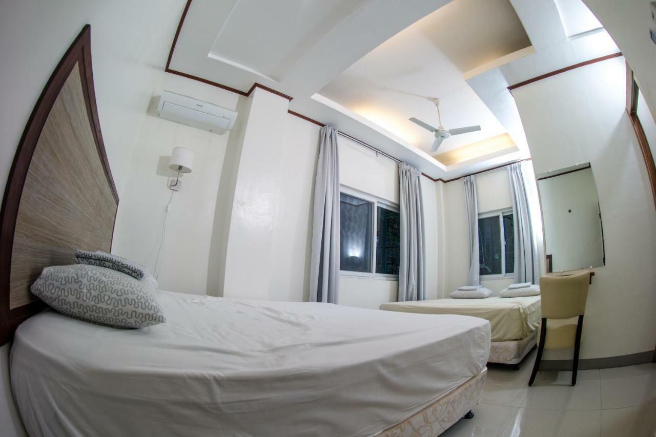 Oslob Seafari Resort Exterior photo